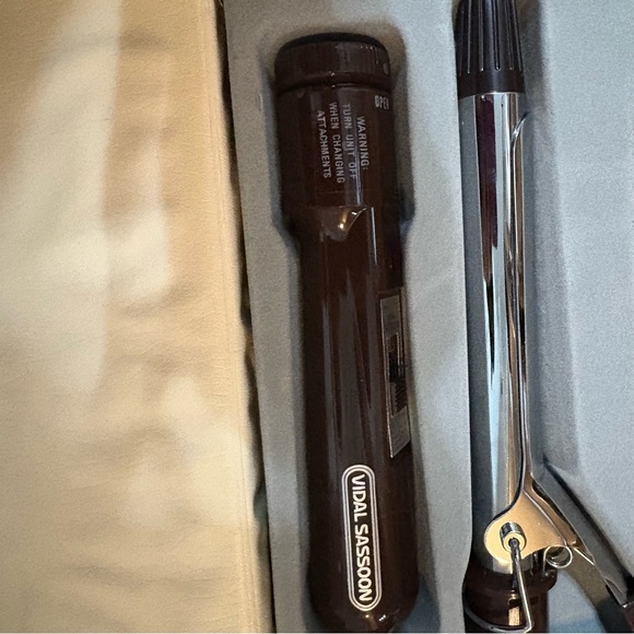 VTG Vidal Sassoon Curling Brush/Iron Travel Set w/Case Model VS 125 Never Used - Picture 5 of 6
